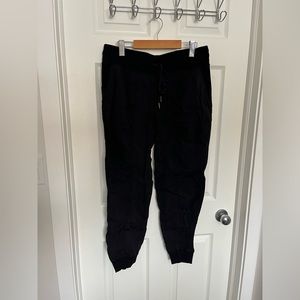Lululemon dance studio jogger in black size 10